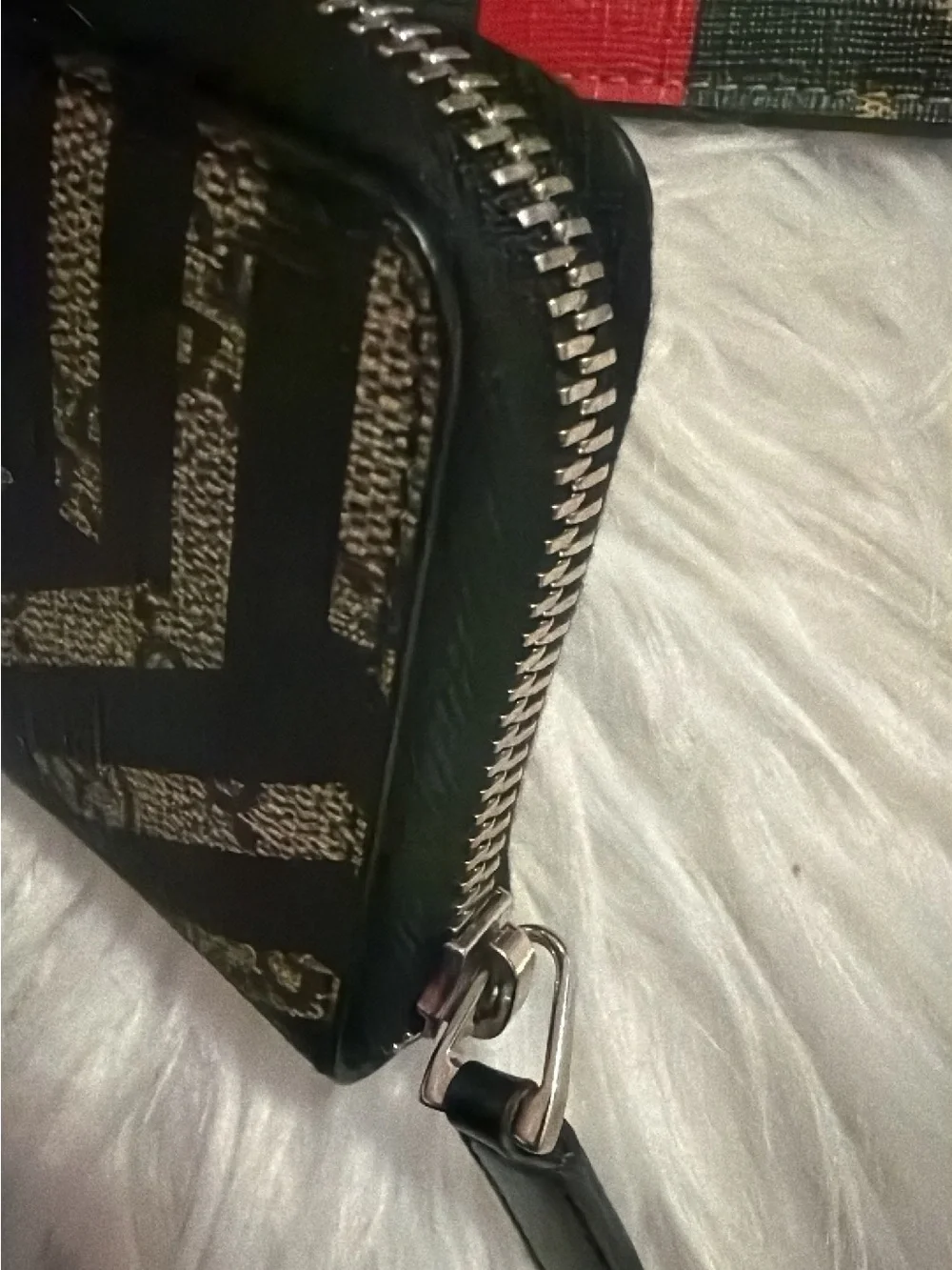 Authentic Gucci GG Bee Supreme Caleido Clutch and wallet